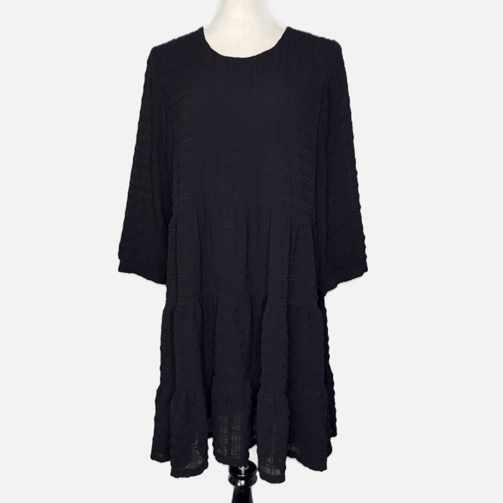 Lili Sidonio Black Textured Tiered Dress (L)